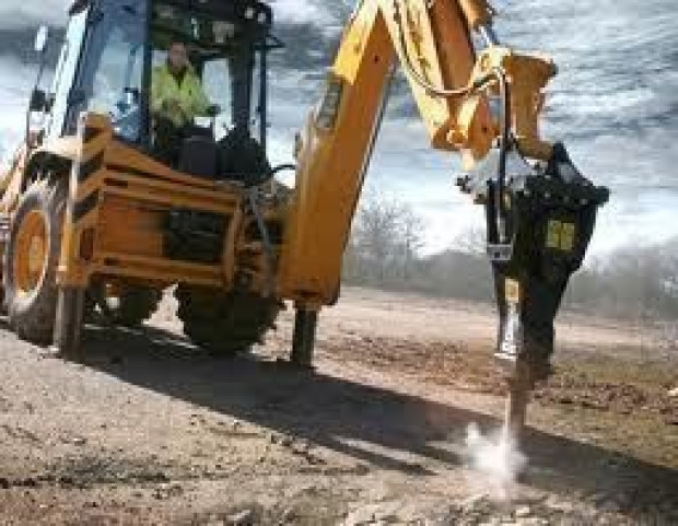 Аренда гидромолота на базе экскаватора-погрузчика JCB