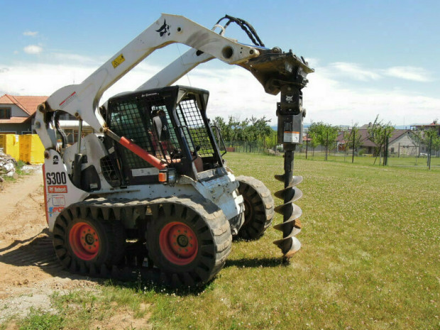 Услуги мини-погрузчика с навесным оборудованием Bobcat, Volvo, Case, JCB, Mustang