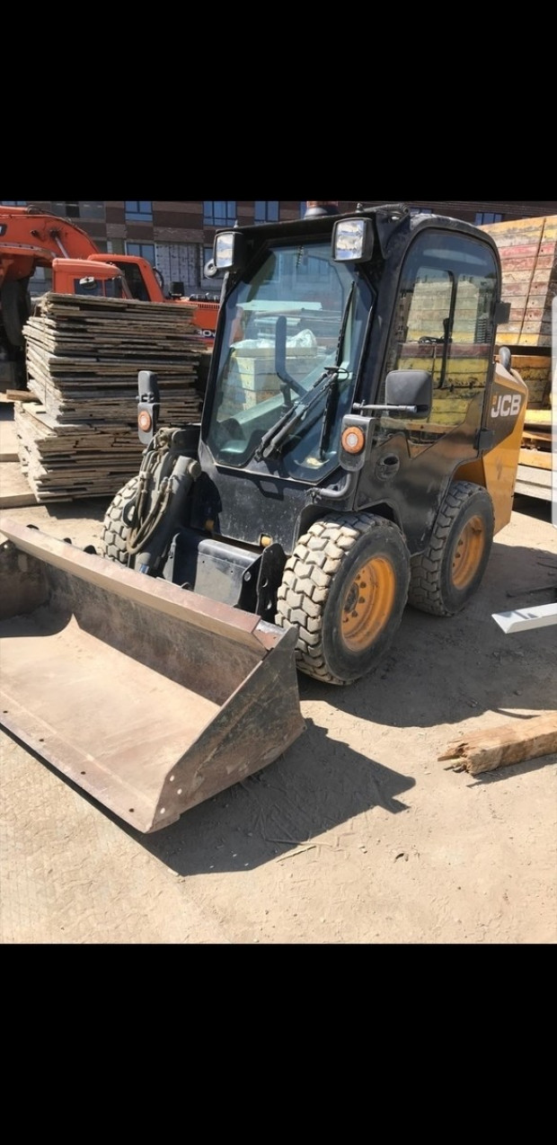 Услуги аренды мини-погрузчика BOBCAT